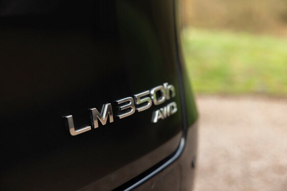Lexus LM