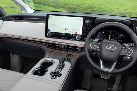 Lexus LM