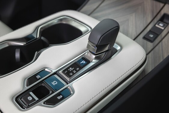 Lexus LM