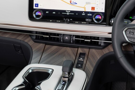 Lexus LM