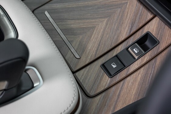 Lexus LM