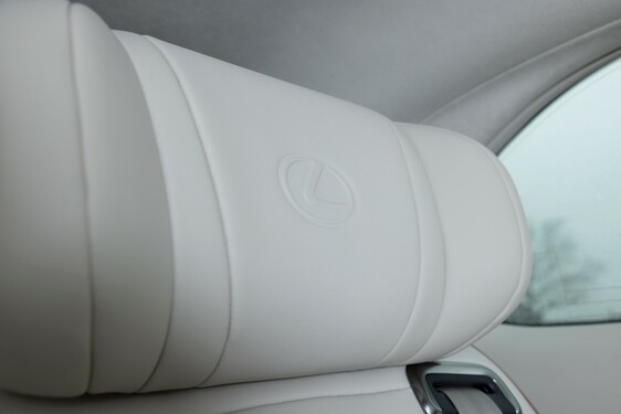 Lexus LM