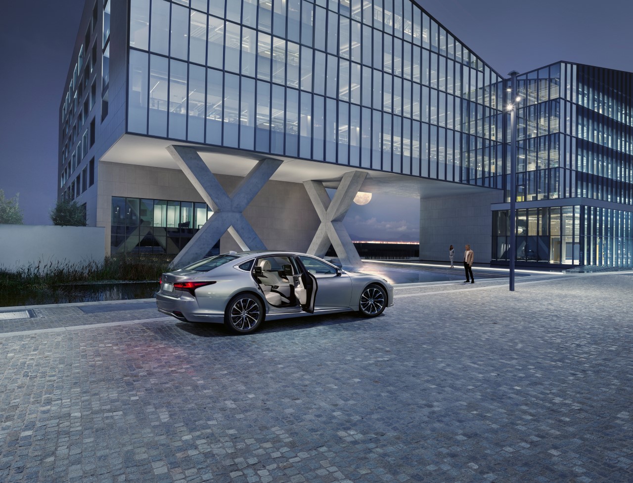 POKAZY PREMIEROWE NOWEGO LEXUSA LM W POLSKICH SALONACH OD 6 WRZEŚNIA