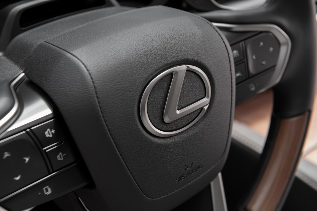 10 TYS. LEXUSÓW RX SPRZEDANYCH W POLSCE. PONAD POŁOWA TO HYBRYDY