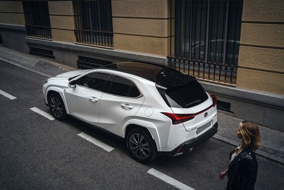 Lexus UX 2023
