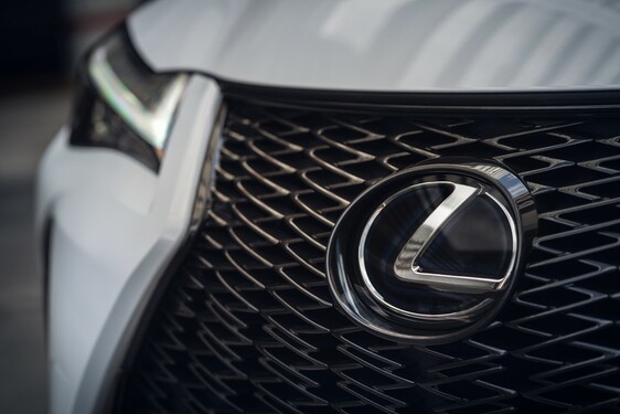 Lexus UX 2023