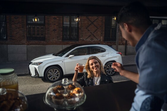 Lexus UX 2023