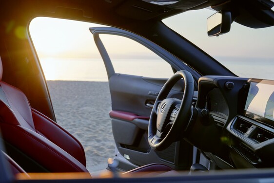 Lexus UX 2023