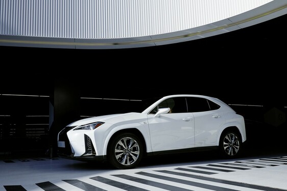 Lexus UX 2023