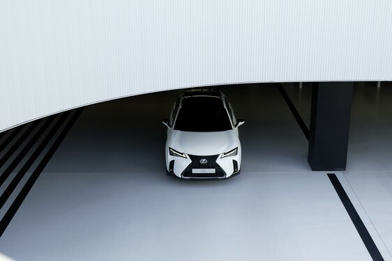 Lexus UX 2023