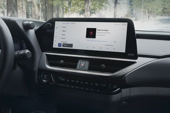Lexus UX 2023