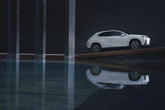 Lexus UX 2023