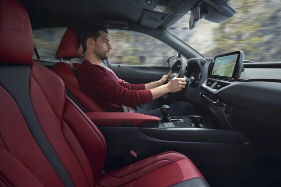 Lexus UX 2023