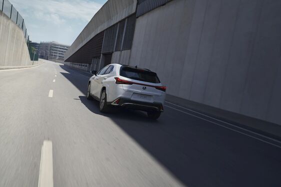 Lexus UX 2023