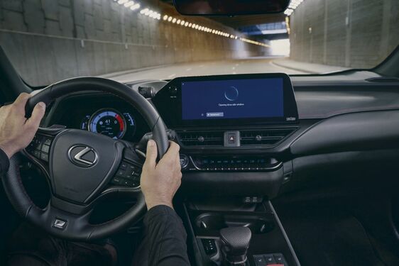 Lexus UX 2023