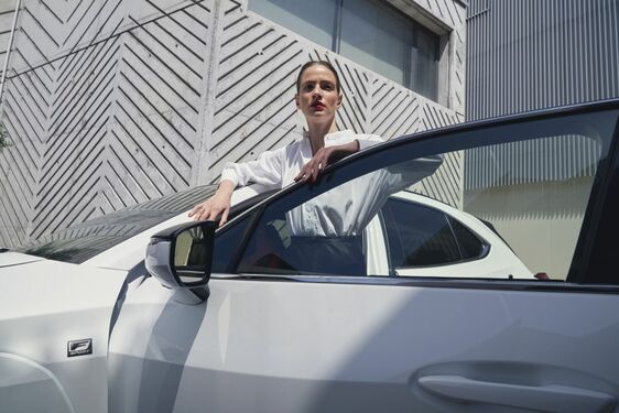 Lexus UX 2023