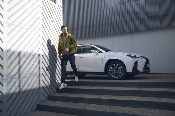 Lexus UX 2023