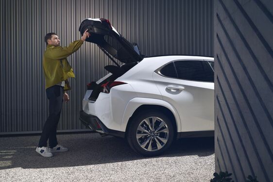 Lexus UX 2023