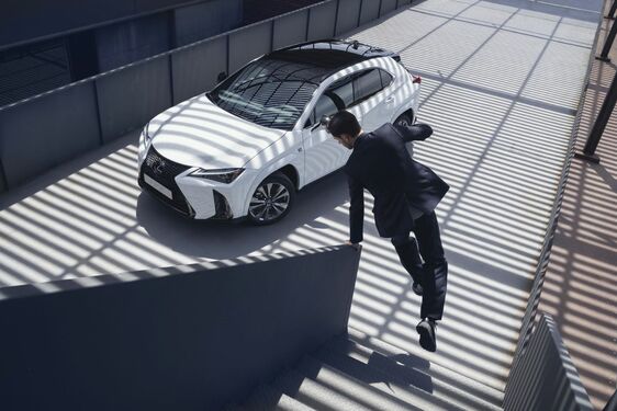 Lexus UX 2023