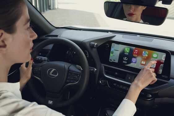 Lexus UX 2023