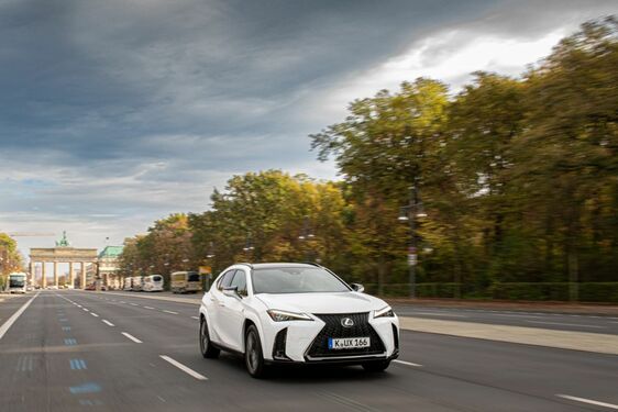 Lexus UX 2023