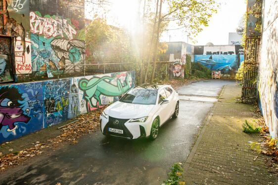 Lexus UX 2023