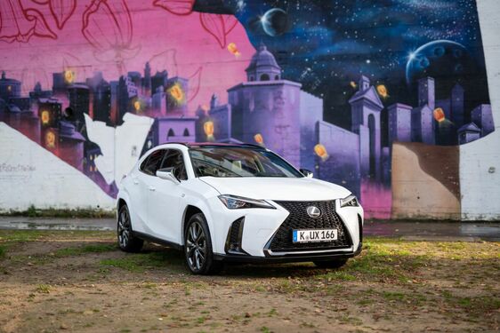 Lexus UX 2023