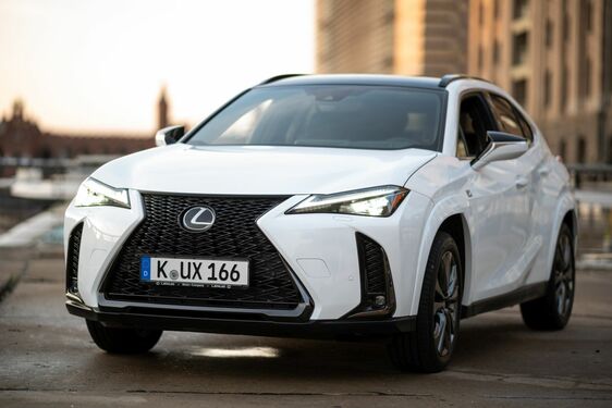 Lexus UX 2023