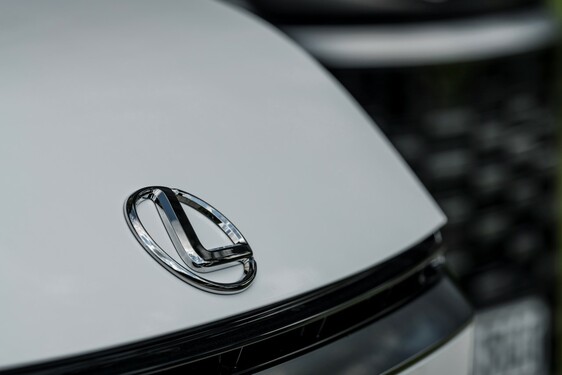 Lexus LM
