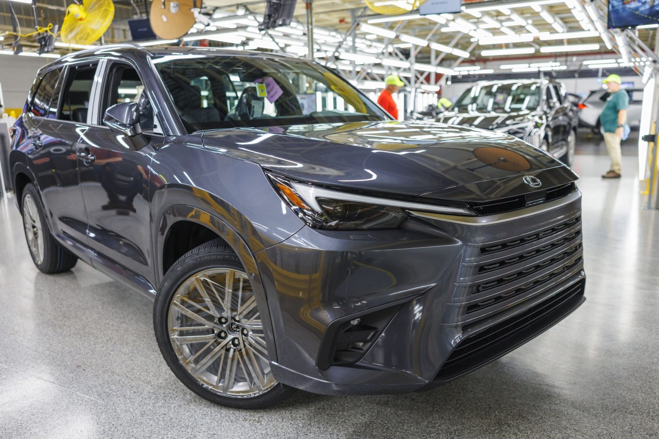 LEXUS ROZPOCZĄŁ PRODUKCJĘ MODELU TX. W FABRYKĘ ZAINWESTOWANO 803 MILIONY DOLARÓW