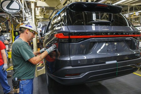 LEXUS ROZPOCZĄŁ PRODUKCJĘ MODELU TX. W FABRYKĘ ZAINWESTOWANO 803 MILIONY DOLARÓW