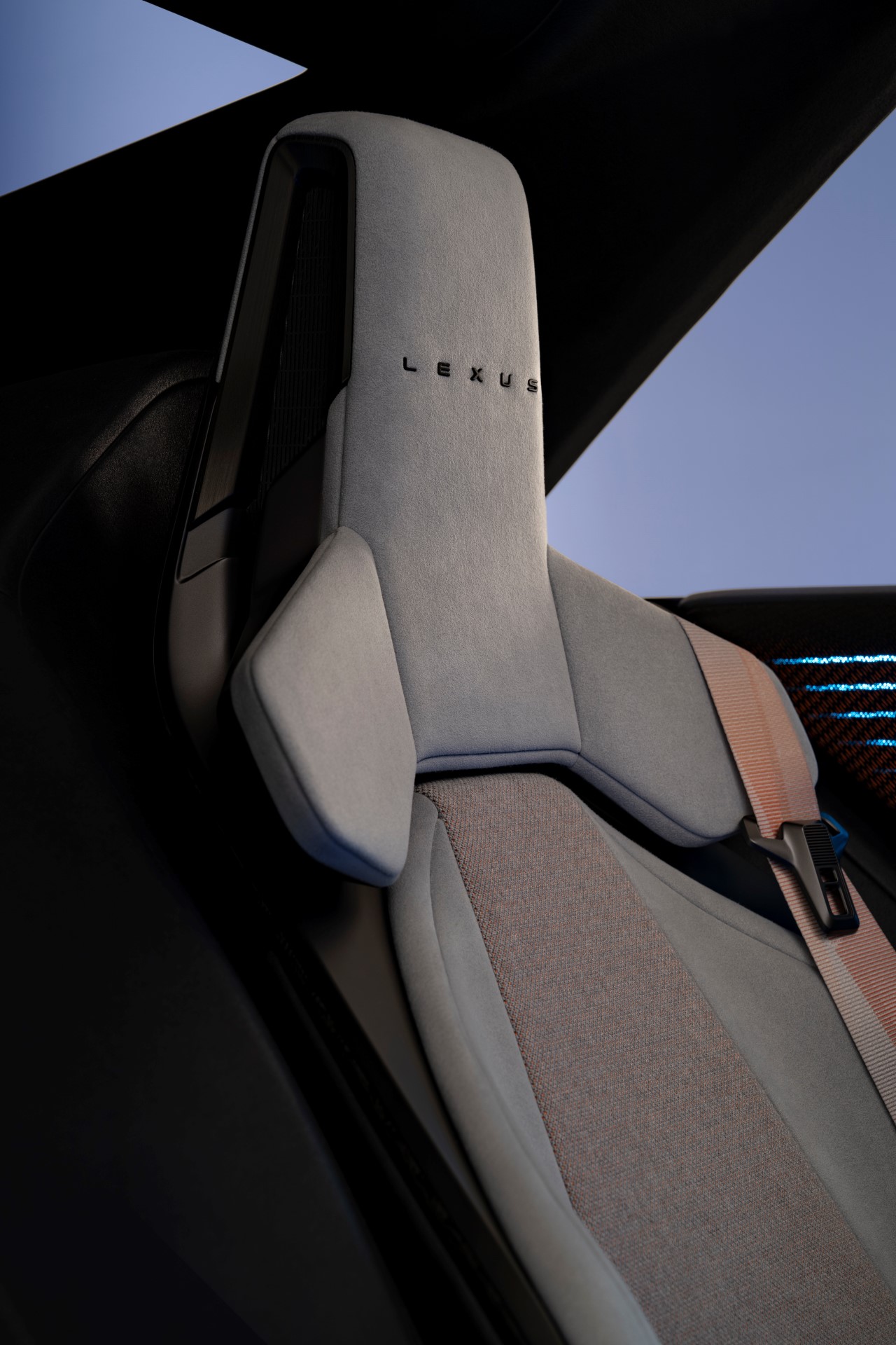 LEXUS PRZEKSZTAŁCA SIĘ W ELEKTRYCZNĄ MARKĘ PREMIUM DZIĘKI INNOWACJOM I ZAAWANSOWANYM TECHNOLOGIOM