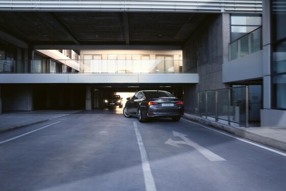 Lexus ES 2023