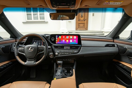 Lexus ES 2023
