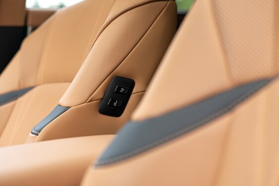 Lexus ES 2023