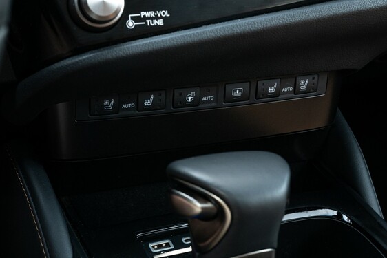 Lexus ES 2023
