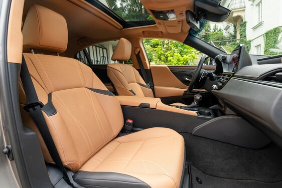Lexus ES 2023