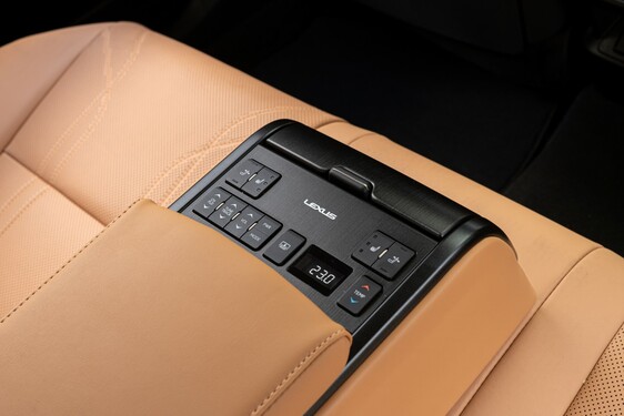 Lexus ES 2023