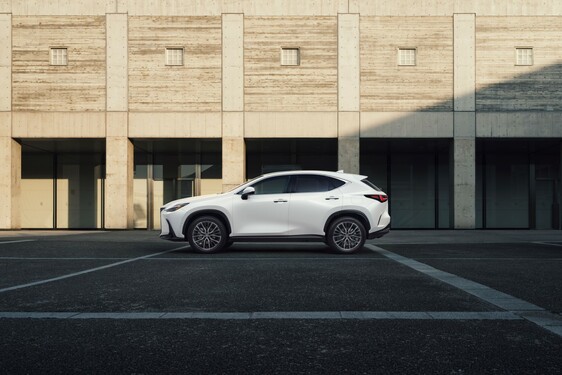 Lexus NX 2022
