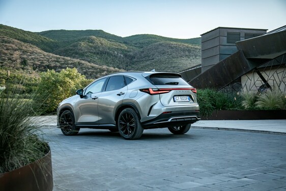 Lexus NX 2022