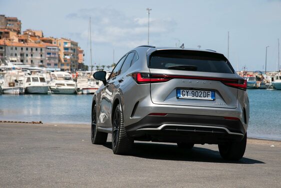Lexus NX 2022