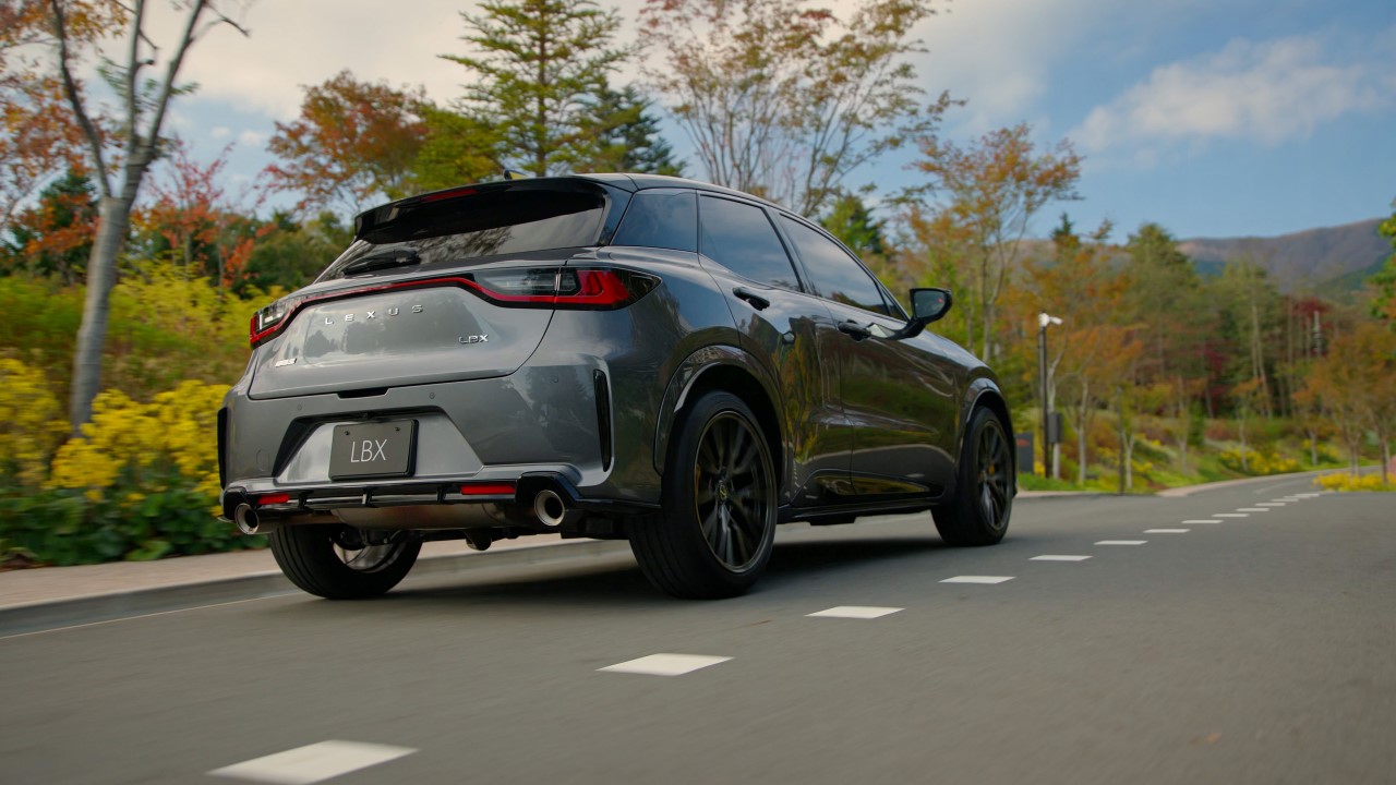 305 KM MOCY I NAPĘD 4X4. SPORTOWY LEXUS LBX MORIZO RR CONCEPT ZADEBIUTOWAŁ NA TARGACH W TOKIO