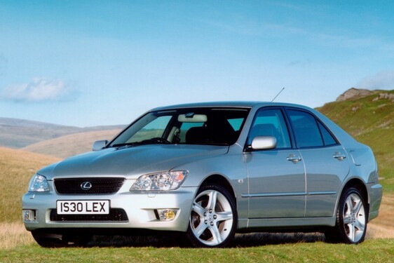 Lexus IS 25 lat