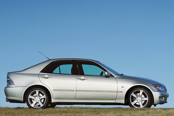 Lexus IS 25 lat