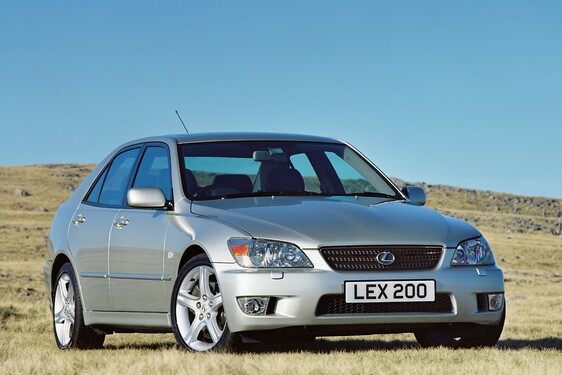 Lexus IS 25 lat