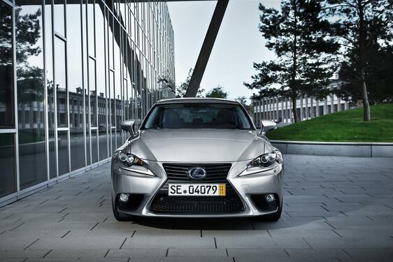 Lexus IS 25 lat