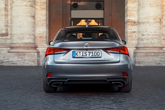 Lexus IS 25 lat