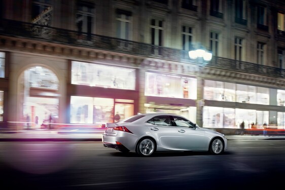 Lexus IS 25 lat