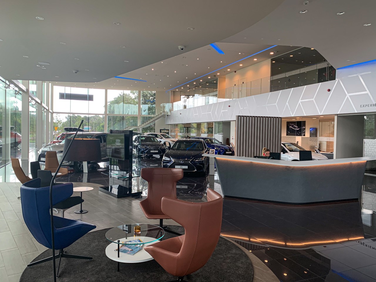 LEXUS NAJLEPIEJ OCENIANĄ MARKĄ MOTORYZACYJNĄ. PIERWSZE MIEJSCE W BADANIU REPUTACJI ONLINE FIRMY WIDEWAIL 