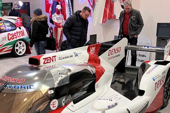 Wyjątkowa wystawa Lexusa. 35 lat silników V8 tej marki